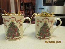 Lenox Vintage 2001 Fine Porcelain:  Delicate Pair Of Coffee/Tea Mugs in Luke AFB, Arizona